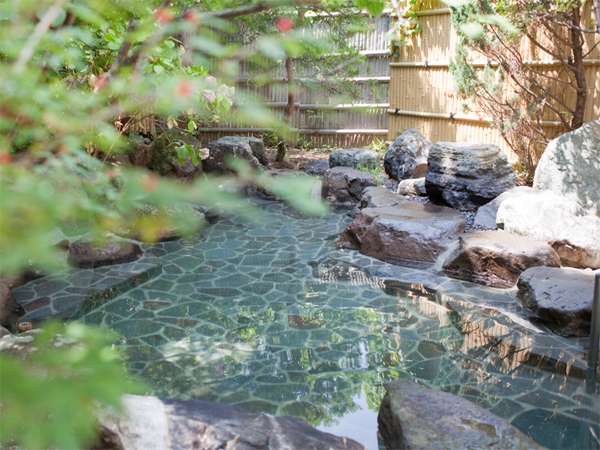 Open-air bath